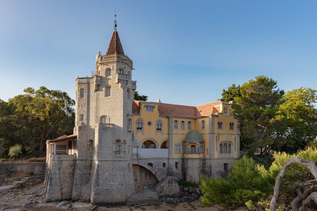 Palacio de los condes de Castro Guimaraes Cascais Portugal